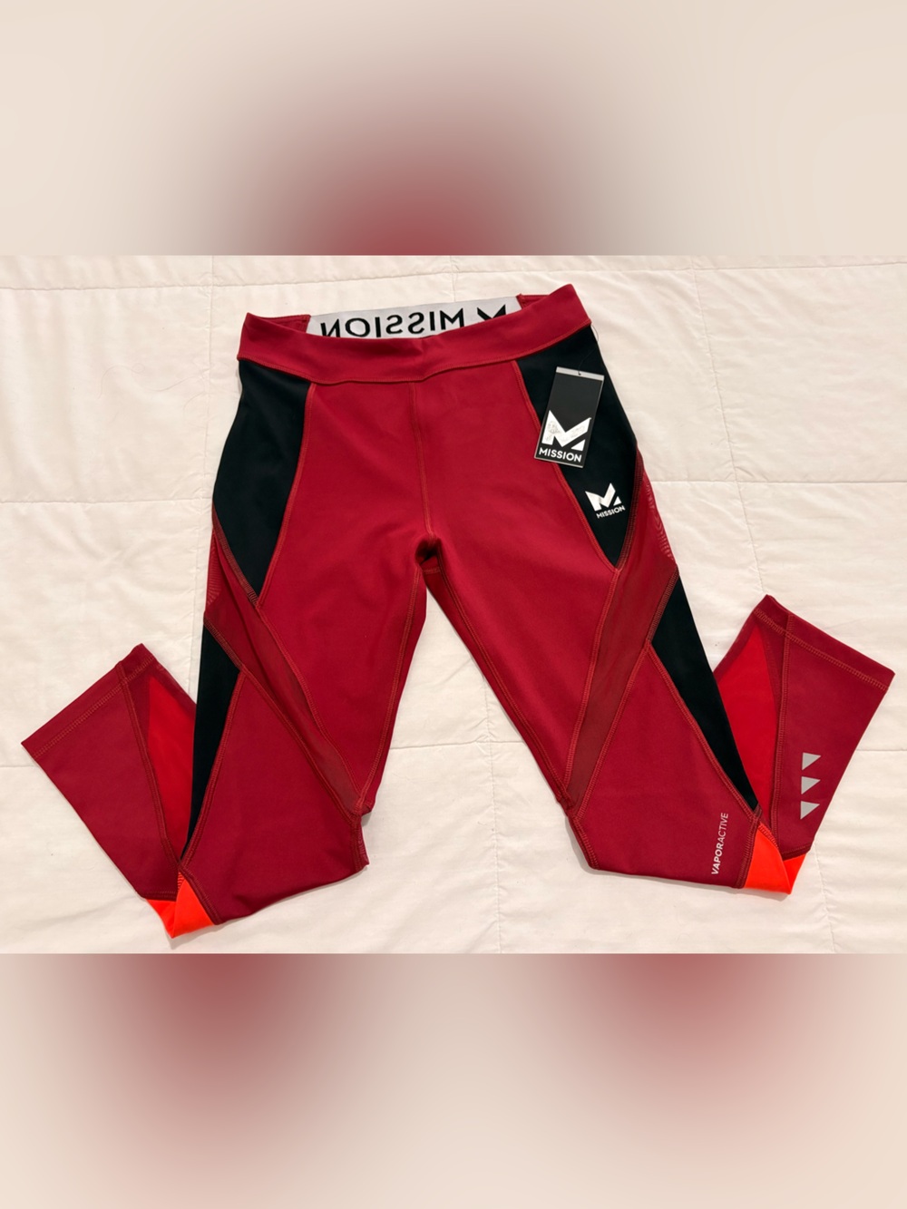 Mission VaporActive Compression Leggings NWT Size M Red Black Workout Gym